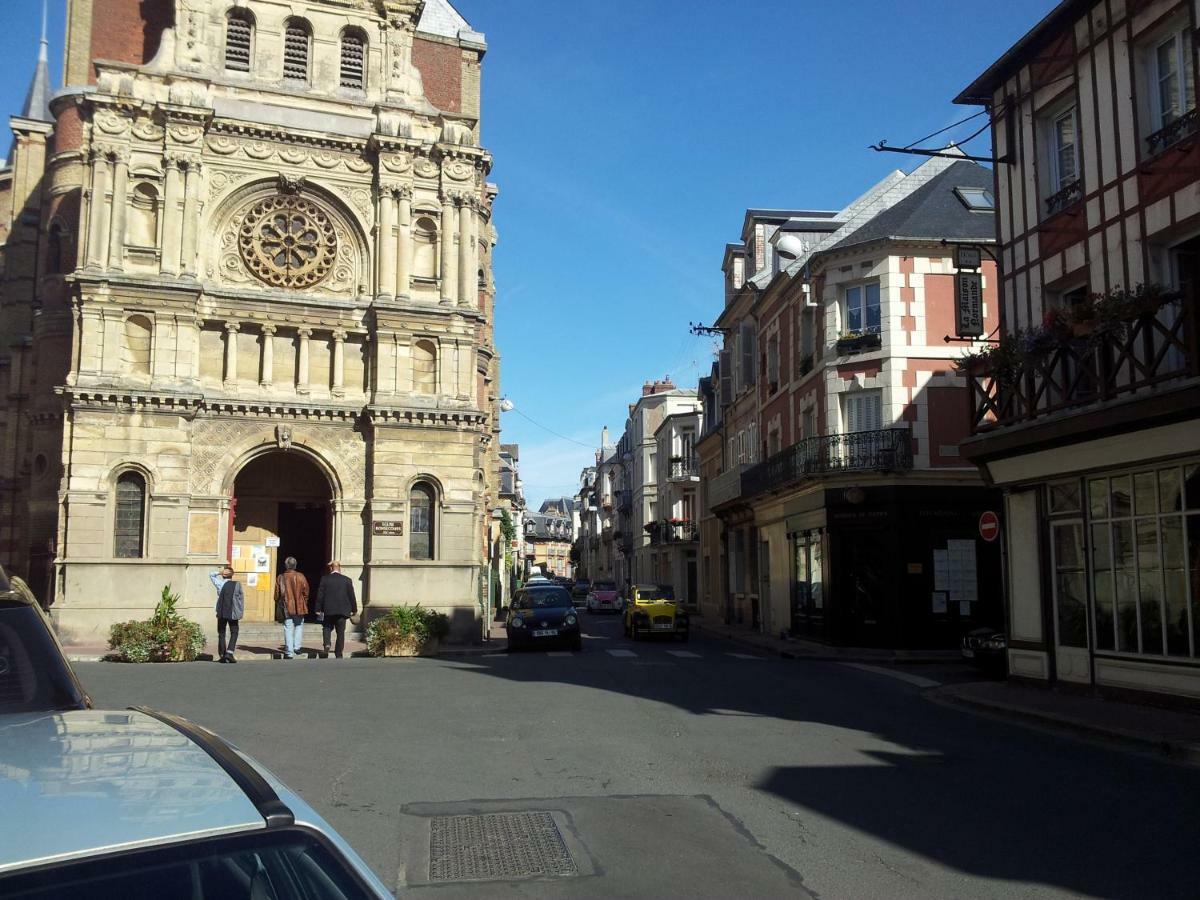 Le Capitaine Jack Leilighet Trouville-sur-Mer Eksteriør bilde